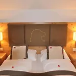 Goldener Adler מלון וואטנס