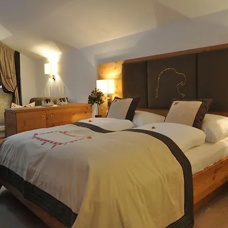 Goldener Adler Hotel 4*