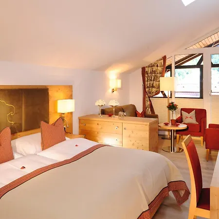 Goldener Adler Hotel 4*