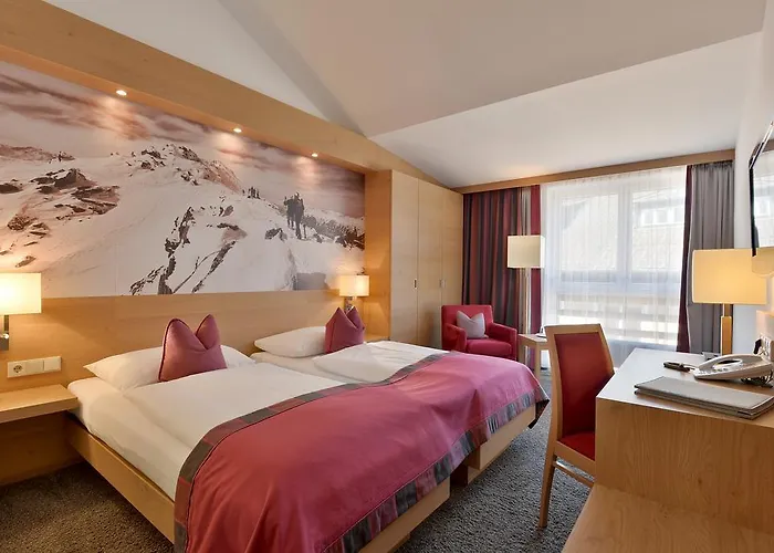 Отель Goldener Adler 4*