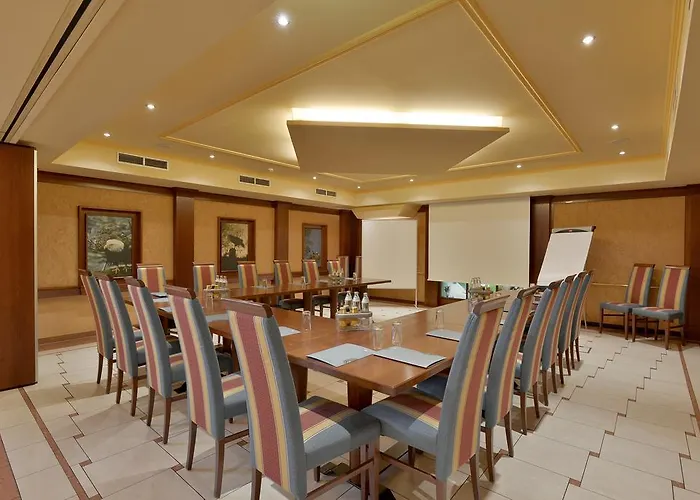 Отель Goldener Adler Ваттенс