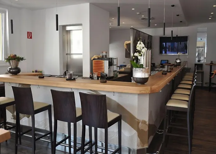 Отель Goldener Adler 4*