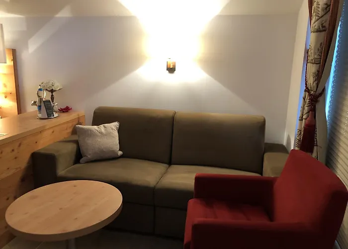 Отель Goldener Adler Ваттенс