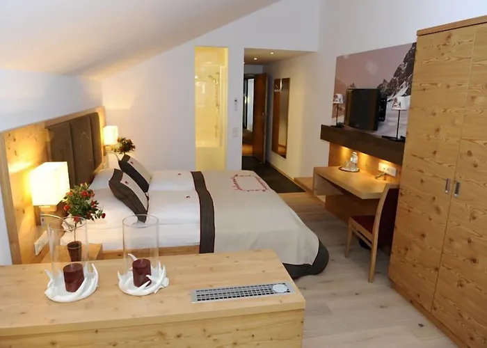 Goldener Adler Отель Ваттенс