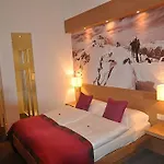 Отель Goldener Adler