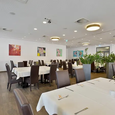 金色阿德勒瓦腾斯酒店