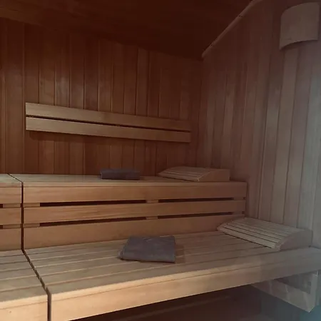 金色阿德勒瓦腾斯酒店 酒店 4*