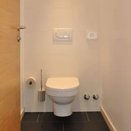 金色阿德勒瓦腾斯酒店