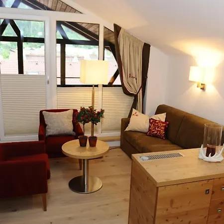 金色阿德勒瓦腾斯酒店 酒店 4*