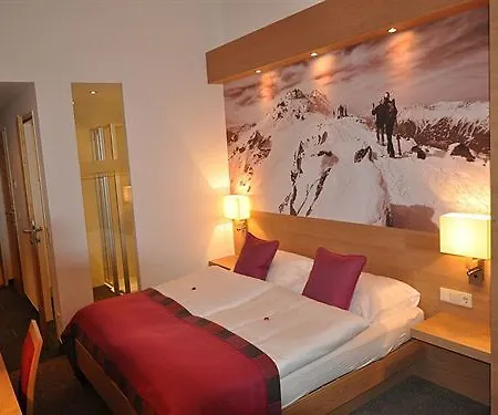 酒店 金色阿德勒瓦腾斯酒店