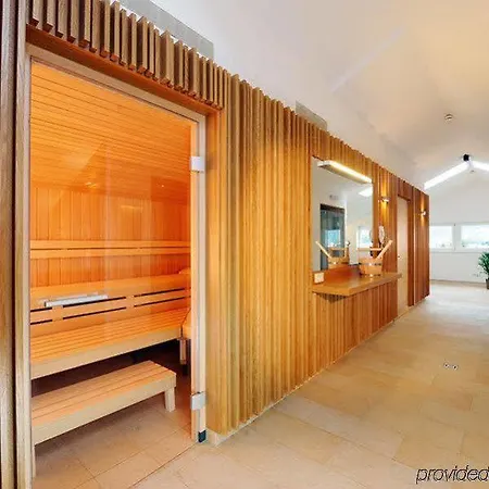 金色阿德勒瓦腾斯酒店 酒店 瓦滕斯